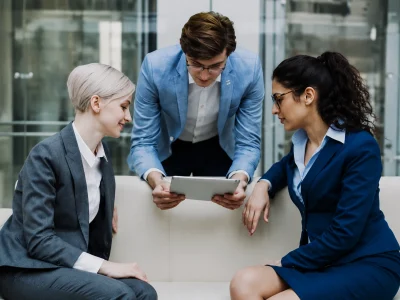 edgar-agents-professional-business-team-discussion